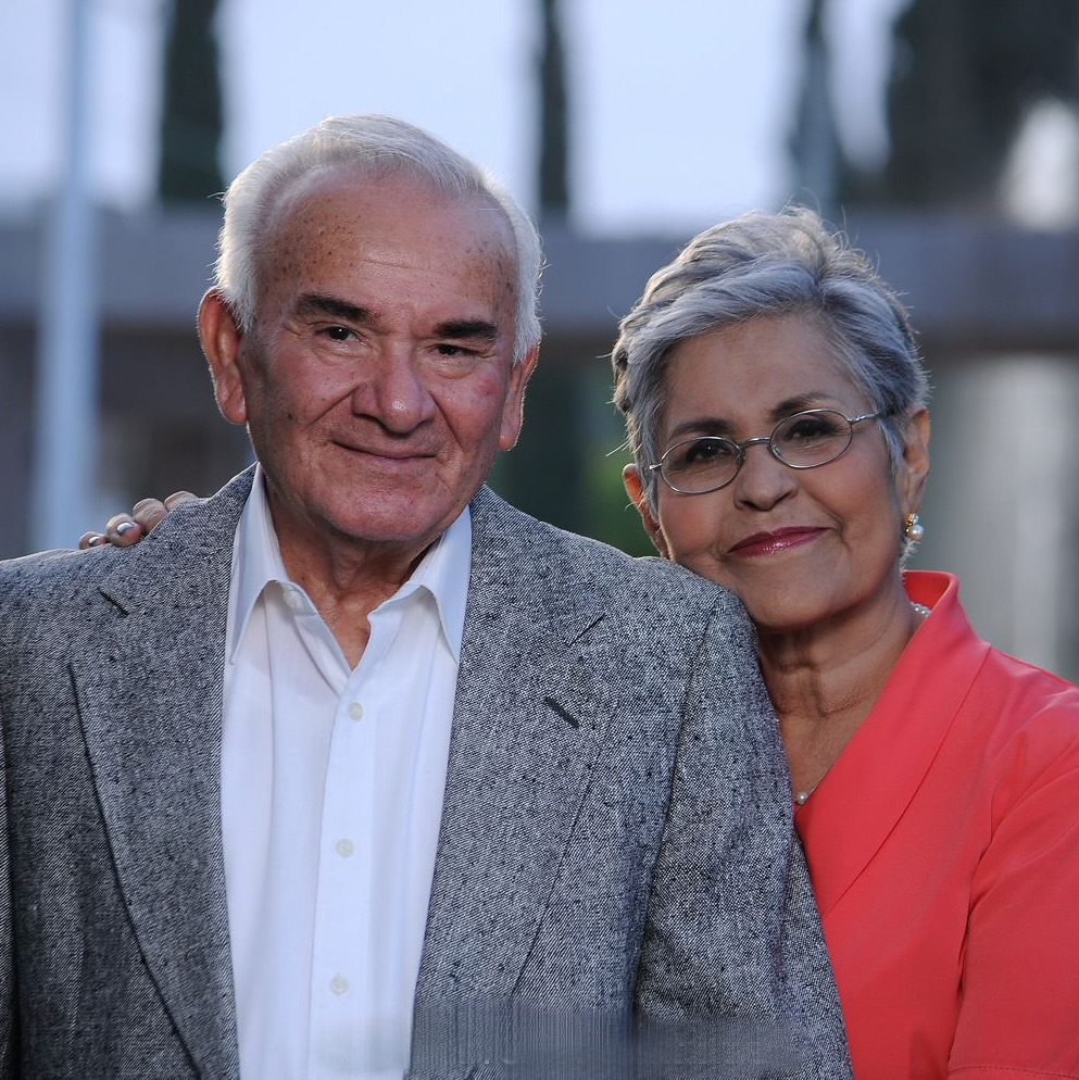 Enrique González y Laura Elena Olvera, padres de Enrique